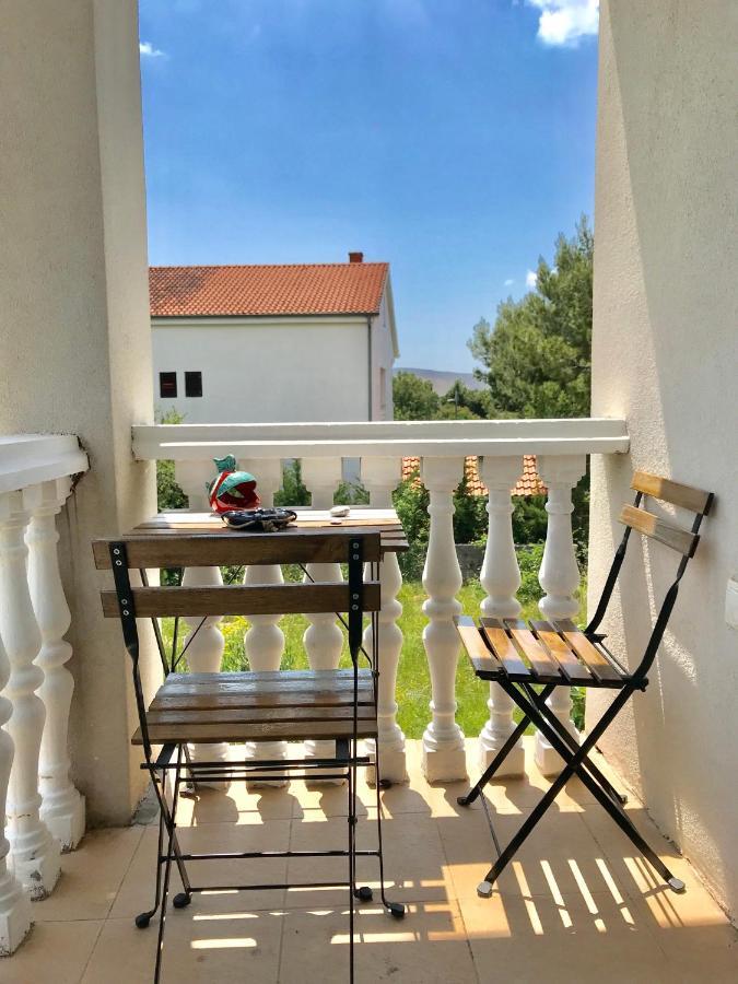 Apartment Pepa Стариград-Пакленица Екстериор снимка